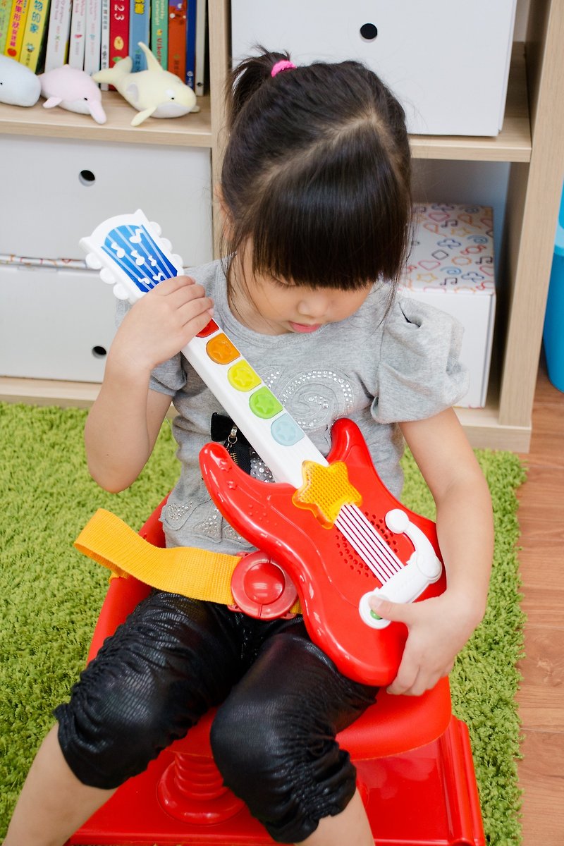 Dazzling chord guitar (with game book + gift box packaging) Children's Day gift - ของเล่นเด็ก - พลาสติก สีแดง