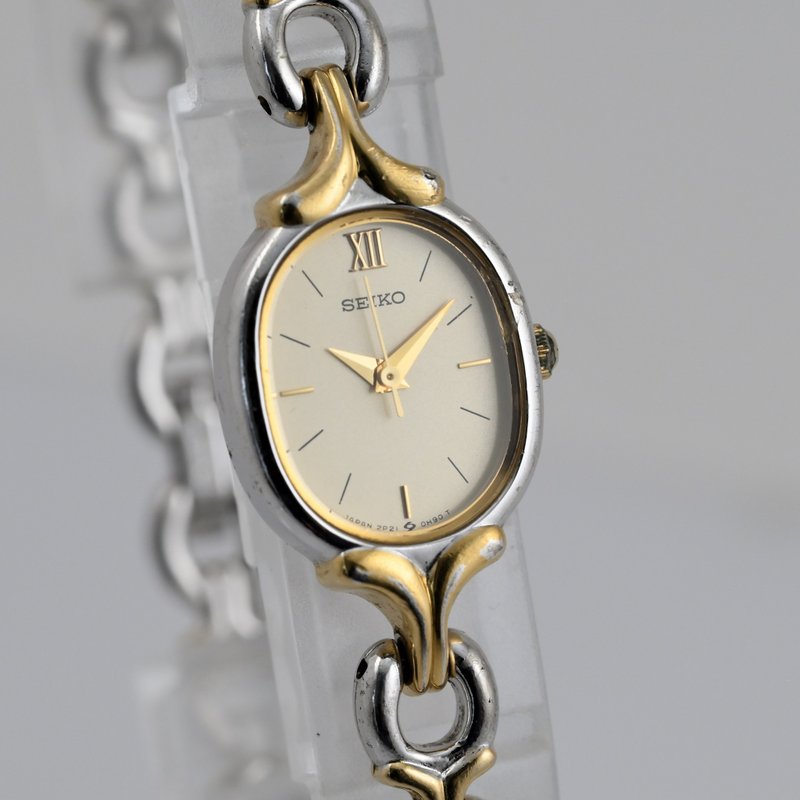 SEIKO セイコー 2P21-5D00 ドレスウォッチ オーバル 女性用腕時計 ゴールド シルバー 手錶 古董錶 復古手錶 - 女錶 - 不鏽鋼 