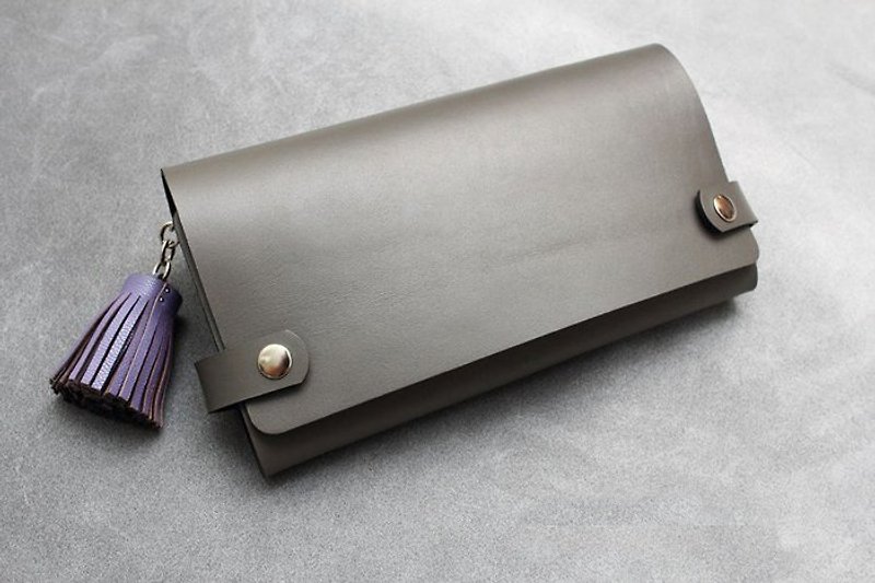 KAKU leather design A4 leather folder notebook clip leather tassel charm - แฟ้ม - หนังแท้ สีเทา