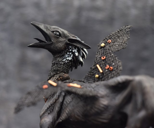 カラス グリフォン カラス鳥オリジナル クリーチャー 置物 彫刻 動物