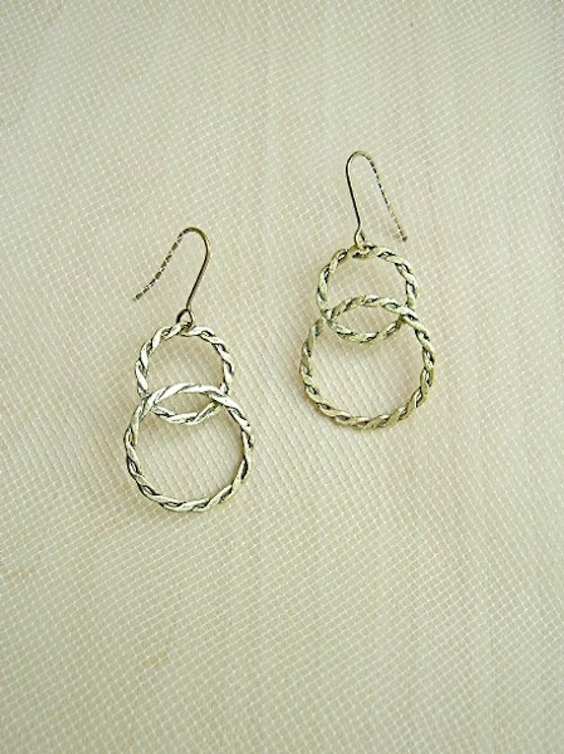 Connected ring earrings - ต่างหู - โลหะ สีทอง