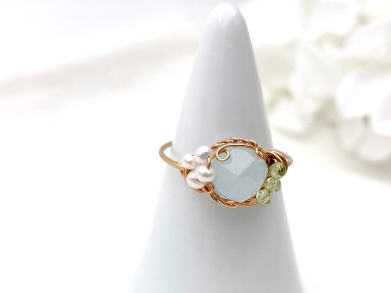 Maries garden - Aquamarine, Peridot and Freshwater Pearl Wire Ring - General Rings - Gemstone Blue