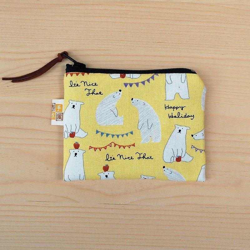 Apple Polar Bear_Yellow Flat Coin Bag - กระเป๋าใส่เหรียญ - ผ้าฝ้าย/ผ้าลินิน สีเหลือง