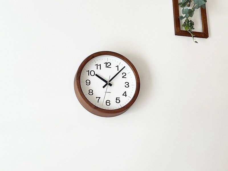 KATOMOKU muku clock 16 ウォールナット km-108WA s-size 掛け時計 連続秒針 日本製 小型 - 時計 - 木製 ブラウン