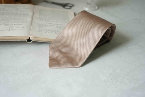 Papas Bow Tie 紳士古董絲質領帶YSL-100% silk香檳金低調斜紋線條