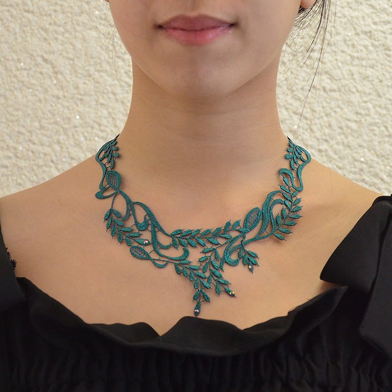 Elegant Wheat Ear Embroidered Necklace - สร้อยคอ - งานปัก สีน้ำเงิน