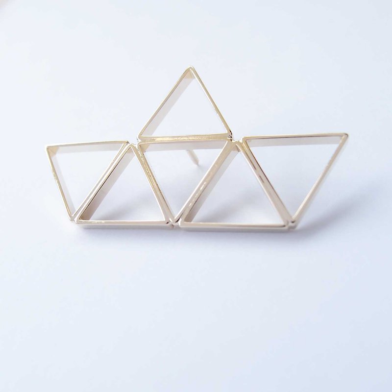 Boat-shaped metal brooch - Brooches - Other Metals Gold
