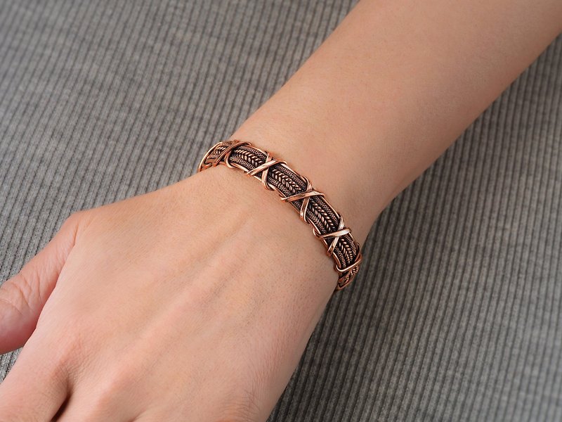 Handmade copper bracelet Unique wire wrapped metal bangle Antique style jewelry - Bracelets - Copper & Brass Gold