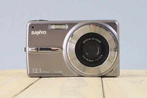 【美品】SANYO サンヨー デジタルカメラ DSC-X1250 500x0.jpg