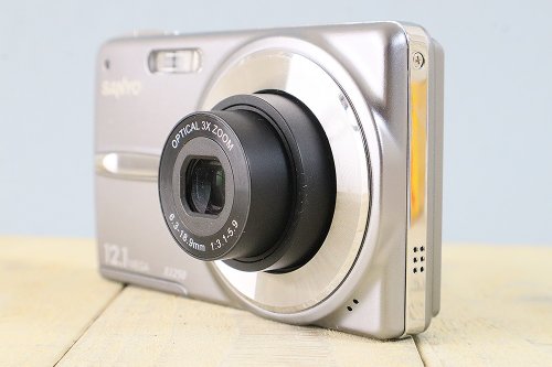 新品未使用品！SANYO デジタルカメラ DSC-X1250 SANYO DSC-X1250