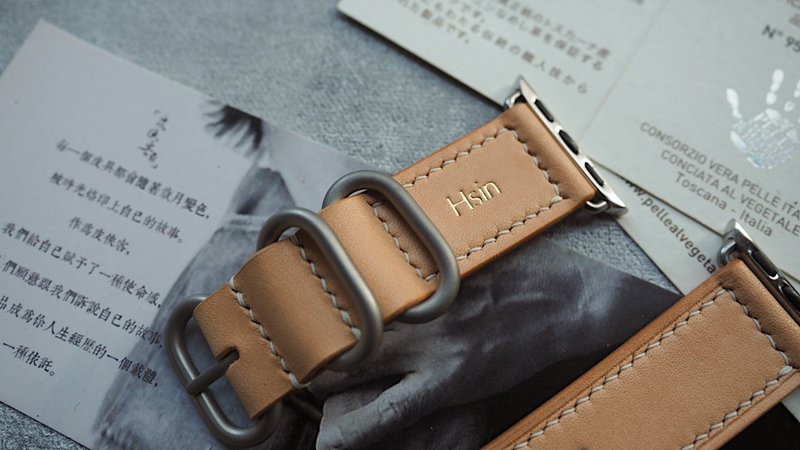 純手工牛皮原色蘋果Applewatch錶帶 顏色款式可客製化 可刻字 - 錶帶 - 真皮 卡其色