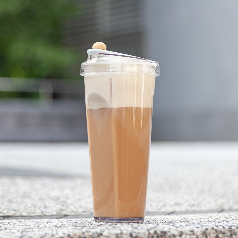 【年度新色】漂浮珍奶杯 / 杏棕 / Ecozen材質無吸管環保杯850ml - 水壺/水瓶 - 塑膠 卡其色