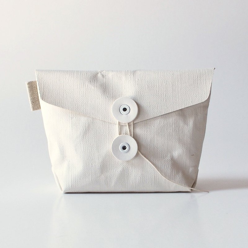 TINY Pouch - 化妝袋/收納袋 - 其他材質 白色