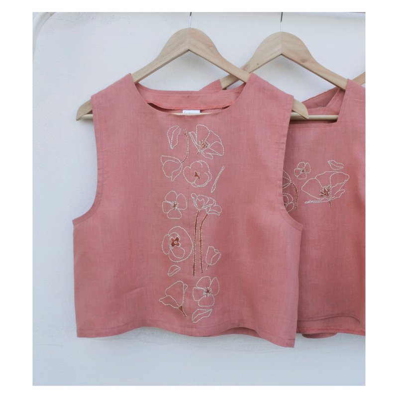 Pink sleeveless shirt with flower lover - 女上衣/長袖上衣 - 棉．麻 粉紅色