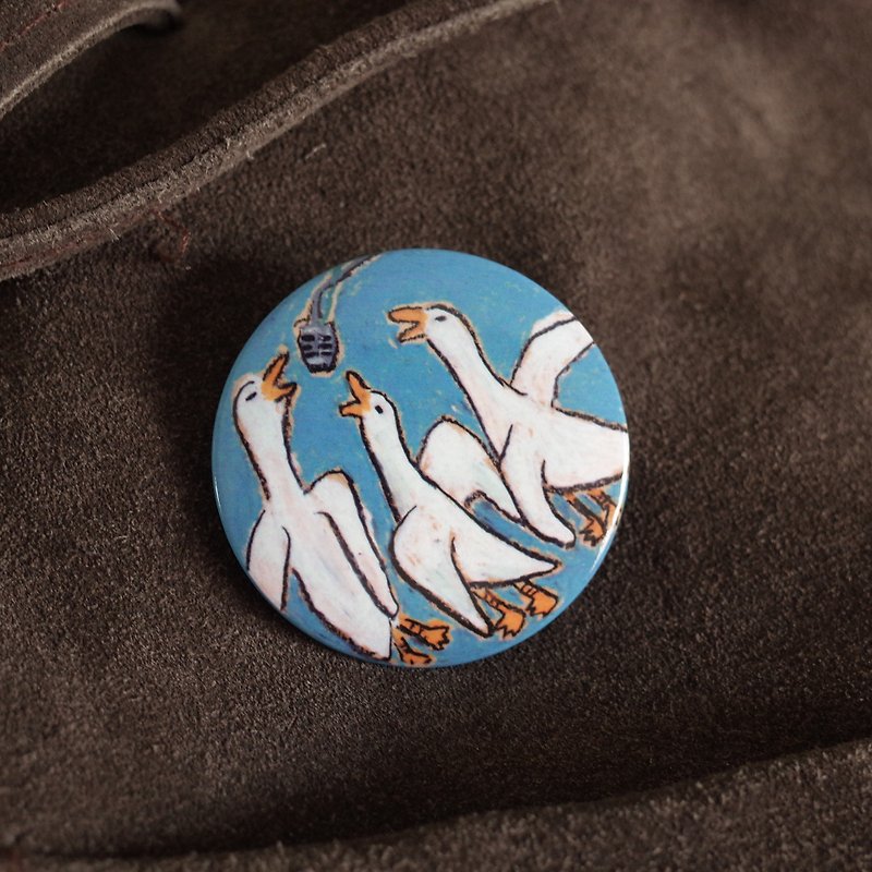 Goose sings _ badges with magnets - Badges & Pins - Other Metals White