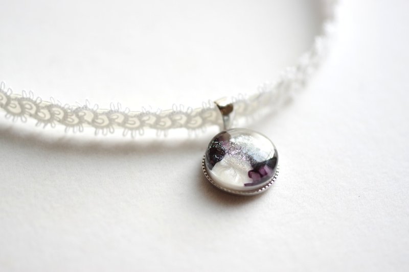 จี้เรซิ่นทรงสี่เหลี่ยม งานศิลป์ ลายใต้ความมืดมิดยามค่ำคืน - สร้อยคอ - เรซิน สีดำ