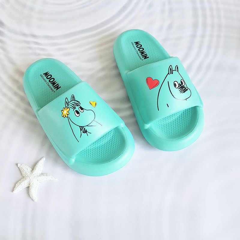 【Pinkoi x Moomin】Moomin and Snork Maiden Steamed bun Slippers - Green - รองเท้าแตะ - วัสดุกันนำ้ สีเขียว