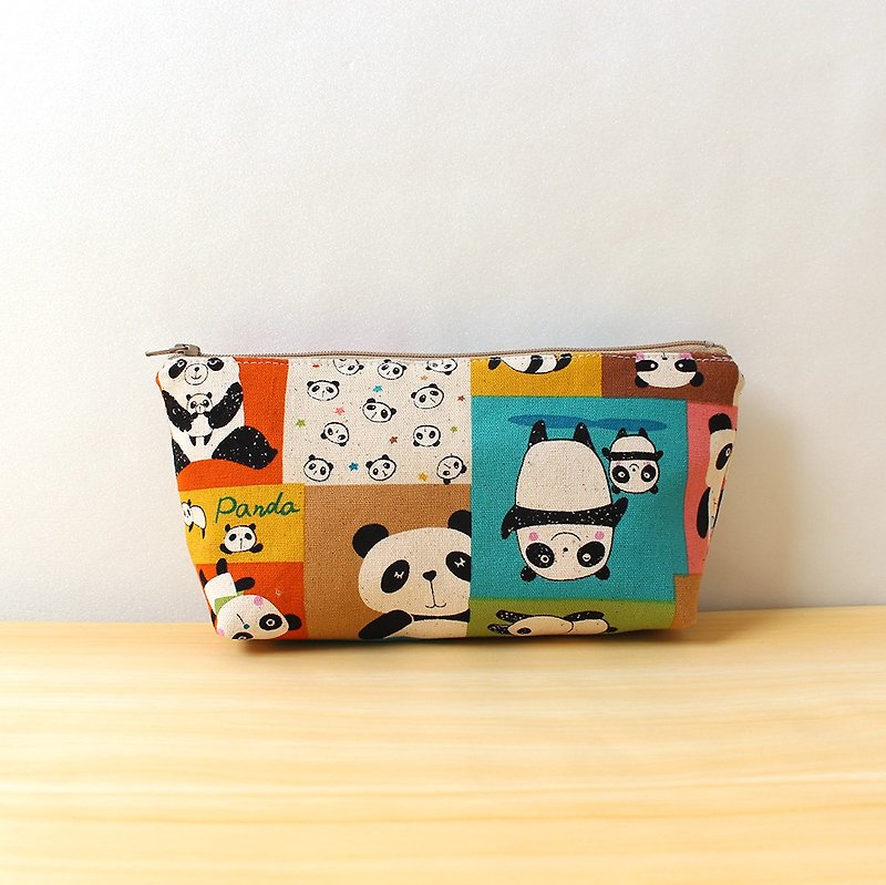 Cute Panda Pencil Case - Retro Edition (Large) / Storage Bag Pencil Case Cosmetic Bag - กล่องดินสอ/ถุงดินสอ - ผ้าฝ้าย/ผ้าลินิน หลากหลายสี