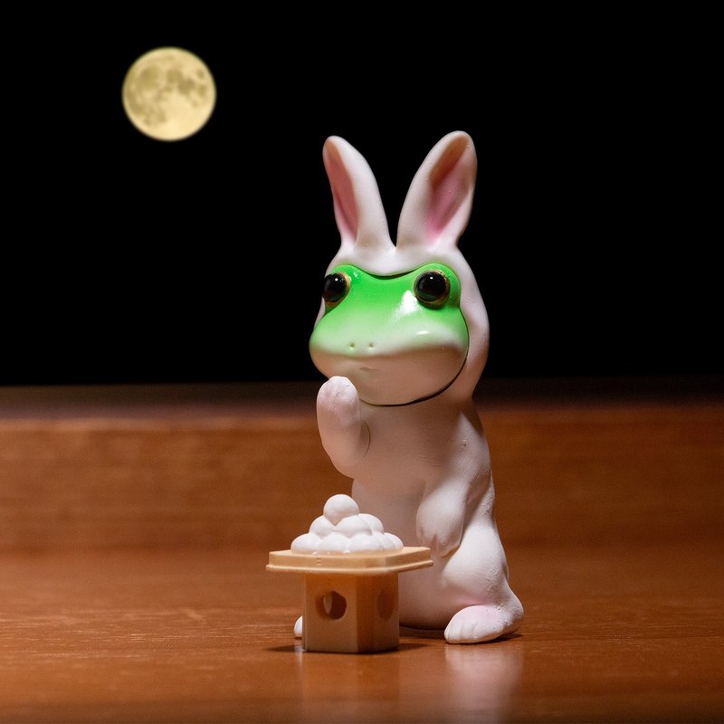 Rabbit frog eating dumplings for moon viewing - ของวางตกแต่ง - พลาสติก ขาว