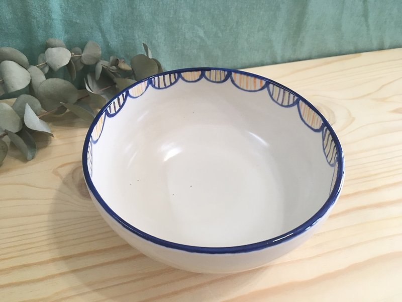 陶碗-藍色邊邊點半圓 - 碗 - 陶 藍色