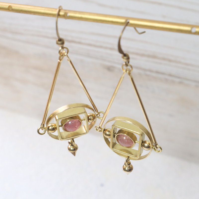 天象儀  黃銅耳環  草莓晶  可改夾式  brass 七夕 禮物 客製化 - 耳環/耳夾 - 銅/黃銅 粉紅色