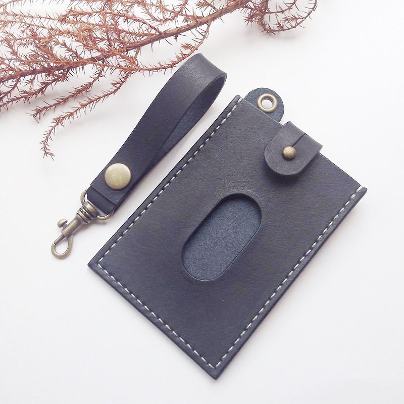 Pull button MRT card holder (movable hook type), vegetable tanned black credit card, student card, access control card - ID & Badge Holders - Genuine Leather Black