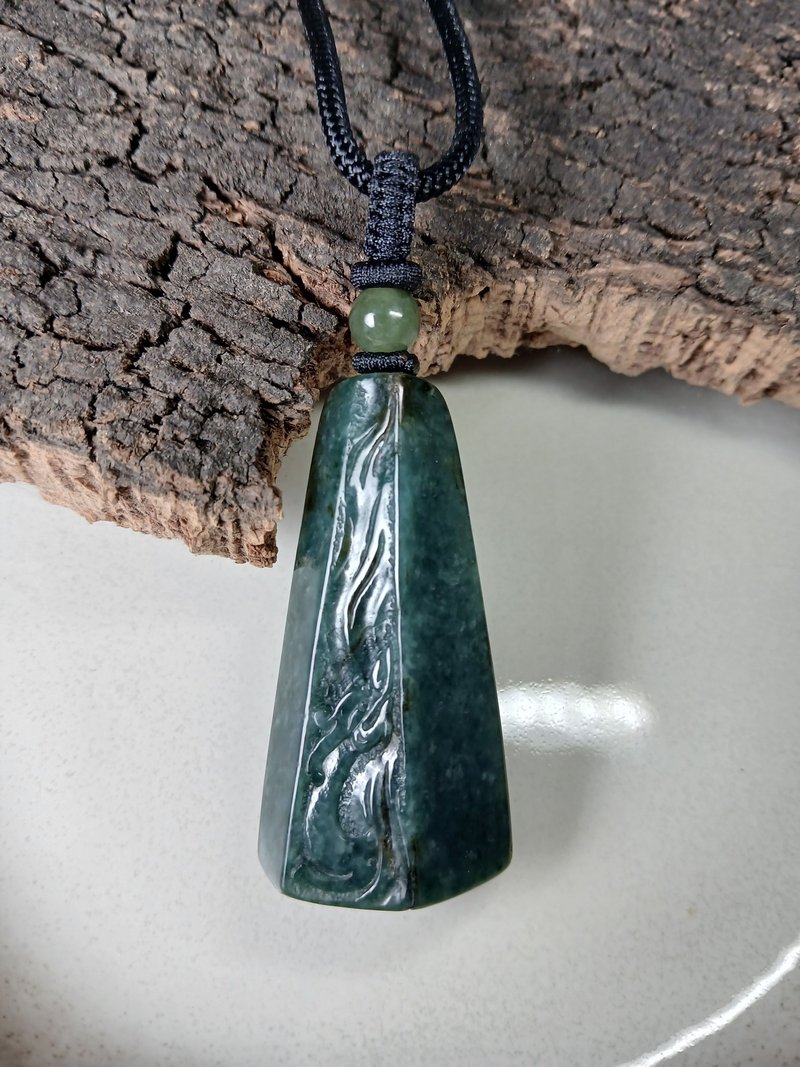 Christmas gift box | Necklace classical woven oil green Burmese jade/unisex dragon carving necklace - สร้อยคอ - หยก สีเขียว