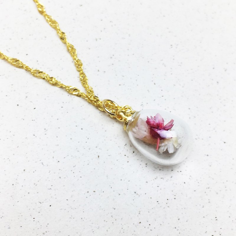 Bulb Glass Ball Necklace-Forever First Love-Limited Edition Dry Preserved Flower Necklace - Necklaces - Plants & Flowers Pink