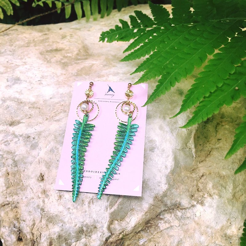 humming-Taiwan Polypody  / Plant /Embroidery earrings