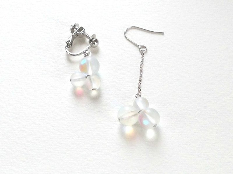 SAVON（earrings） - Earrings & Clip-ons - Glass Multicolor