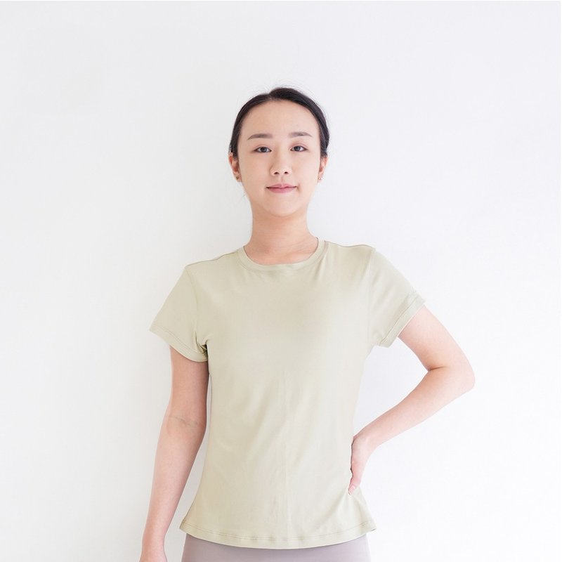 【Mukasa】DURABLE 簡約短袖運動上衣 - 奶油杏 - MUK-22041 - 女運動上衣/背心 - 其他材質 卡其色