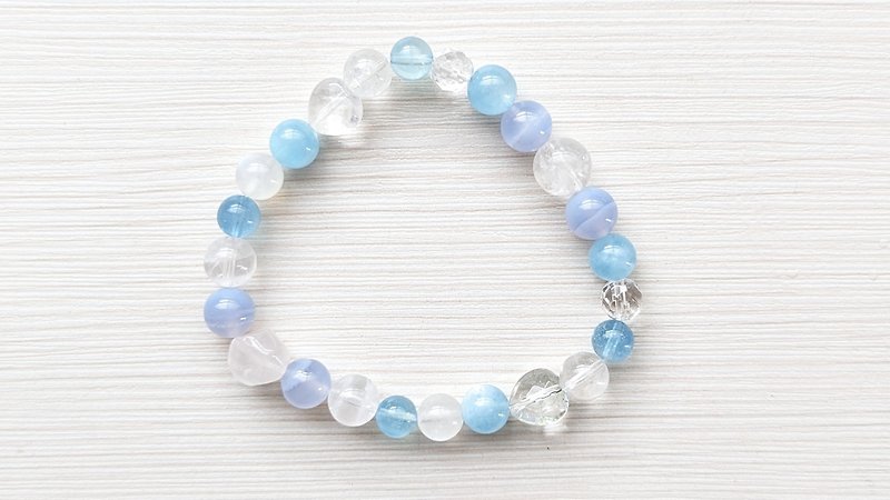 Improve concentration blue and white style small fresh crystal bracelet - สร้อยข้อมือ - คริสตัล 