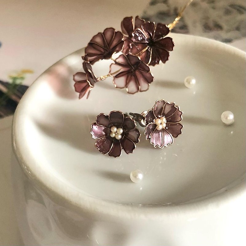 Chocolate Cosmos Dip Jewelry Clip-On Reward Gift - Earrings & Clip-ons - Other Materials Brown