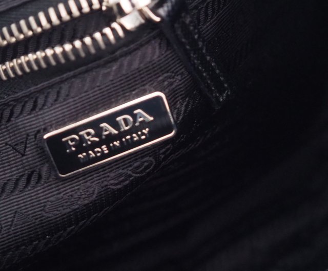 PRADA プラダ ナイロン ショルダーバッグ ブラック