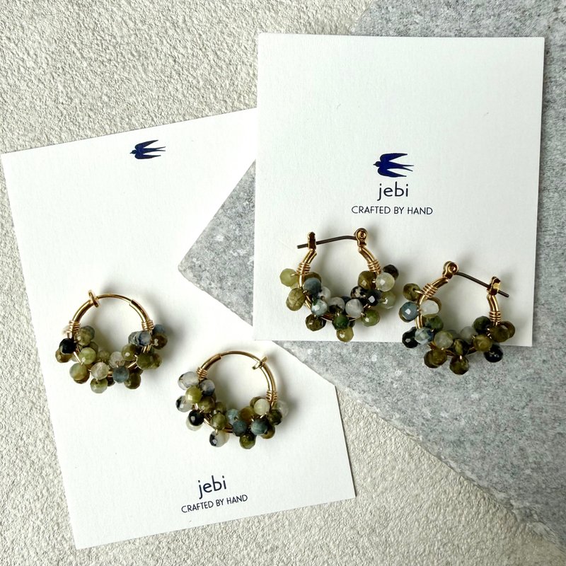 秋冬グリーンのつぶつぶフープ　ピアス　イヤリング　グリーントルマリン - 耳環/耳夾/耳骨夾 - 半寶石 綠色