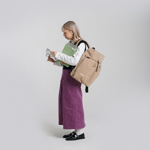 OLIVER ECO Day Pack (L Size), Large Travel Backpack for 13-16 inch Laptops  - Shop hellolulu Backpacks - Pinkoi