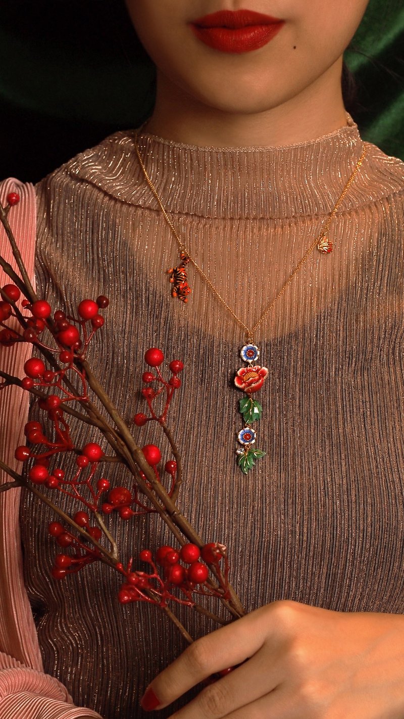 Orient Romance Tiger Butterfly Necklace Lariat Y Necklaces CZ - 耳環/耳夾/耳骨夾 - 其他金屬 紅色