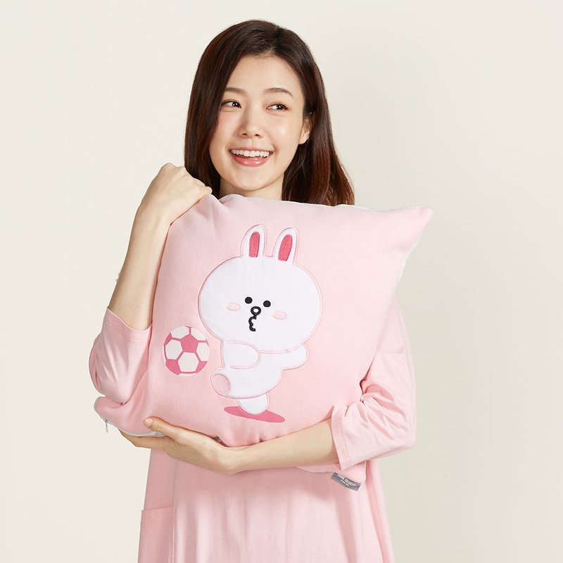 LINE FRIENDS | 兔兔足球方形抱枕 (45x45公分) - 枕頭/抱枕 - 棉．麻 粉紅色
