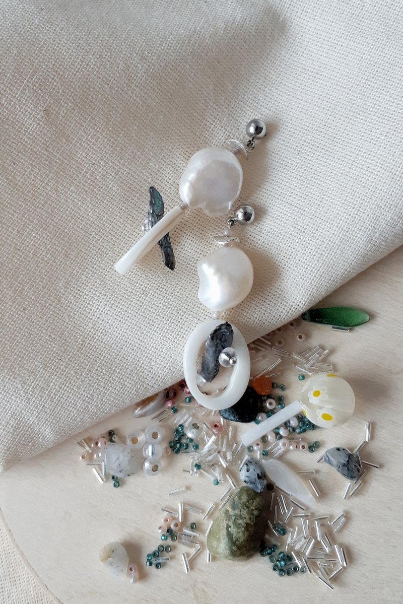Pearl Okra Earrings 珍珠秋葵型耳環 - 耳環/耳夾/耳骨夾 - 珍珠 白色