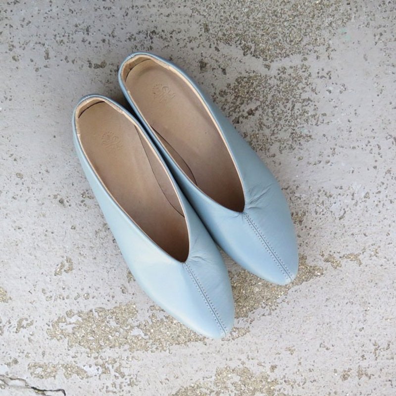 【大人の水色】くすみライトブルーの本革パンプス ❄︎made in Japan❄︎ - 女休閒鞋/帆布鞋 - 真皮 藍色