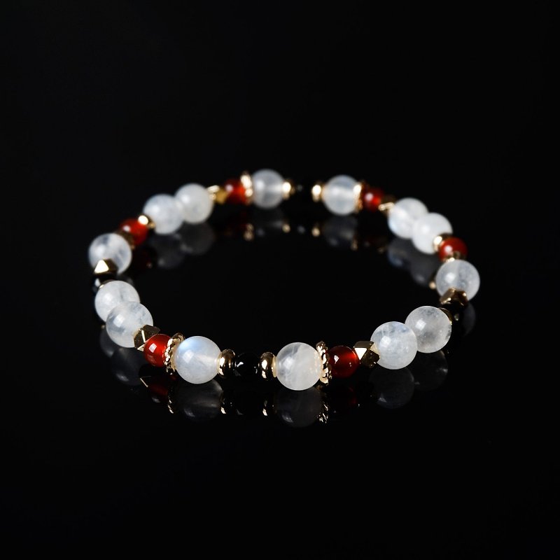 Red-crowned Crane // Moonstone Red Onyx Black Onyx Bracelet // Inner Peace, Good Relationship, Peace of Mind