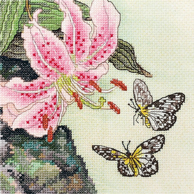 【Lily with Butterflies】Chinese Art - Cross Stitch Kit | Xiu Crafts - เย็บปัก/ถักทอ/ใยขนแกะ - งานปัก หลากหลายสี