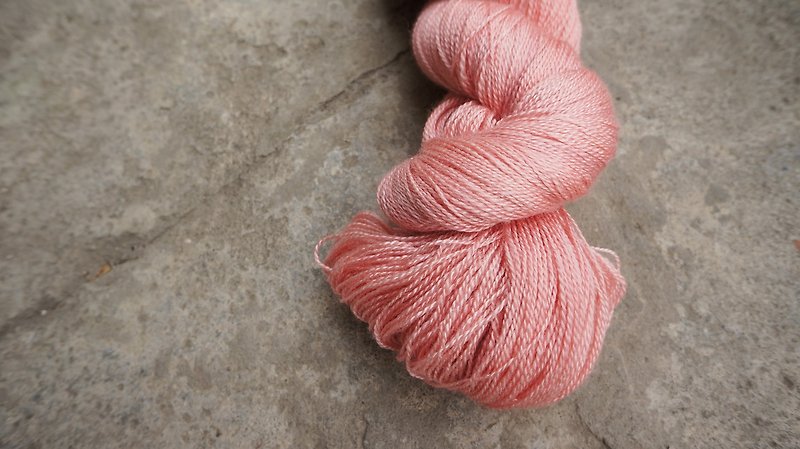 手染めのレース糸。春（メリノ+シルク） - 編み物/刺繍/羊毛フェルト/裁縫 - シルク・絹 