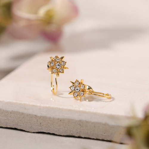 in the mirror polaris loop-fit earring GD ループフィットイヤリング 星 スター ゴールド