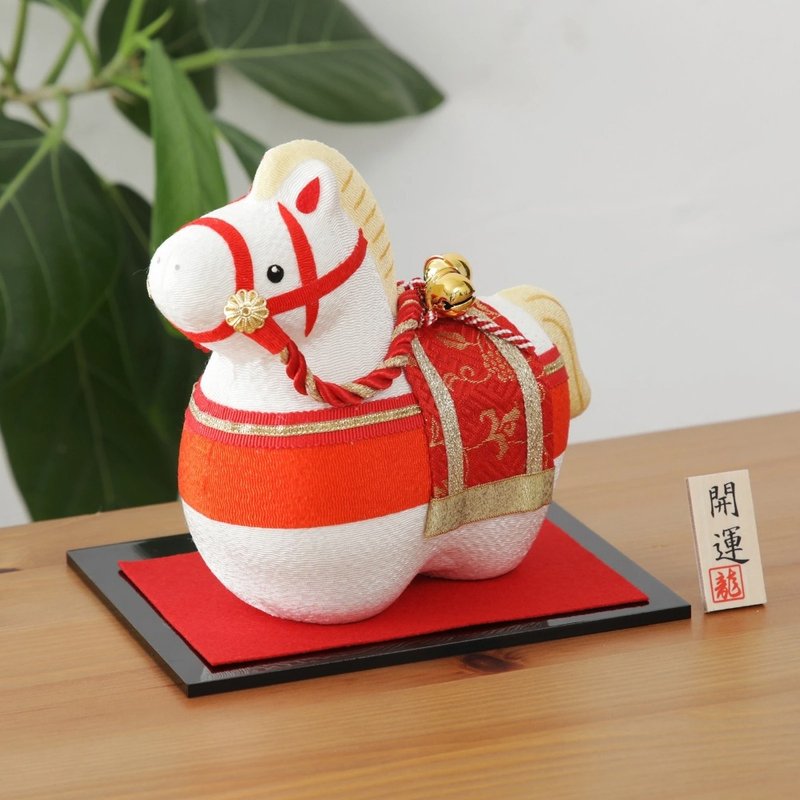 【預購】馬年縮緬手作擺飾－福鈴午(白) - 擺飾/家飾品 - 陶 