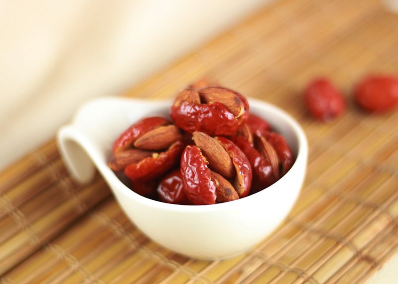 Afternoon snack light│Nuts on dates-almonds (160g/pack) - ผลไม้อบแห้ง - อาหารสด 