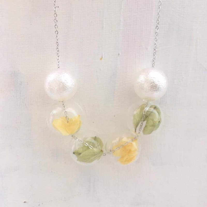 LaPerle yellow green amaranth geometric glass bead necklace glass bead necklace transparent bubble bead necklace necklace necklace birthday gift Preserved Flower Necklace - สร้อยติดคอ - แก้ว สีเหลือง