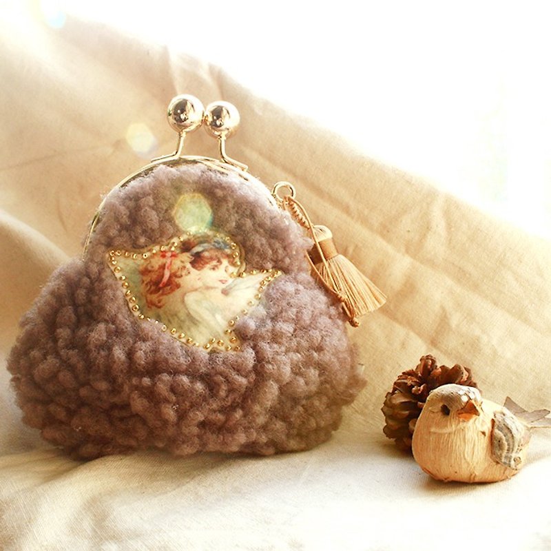 Exclusive hand-made furry chubby lamb hair brown hand-stitched gold beads retro girl mouth gold coin purse wallet - Coin Purses - Polyester Brown