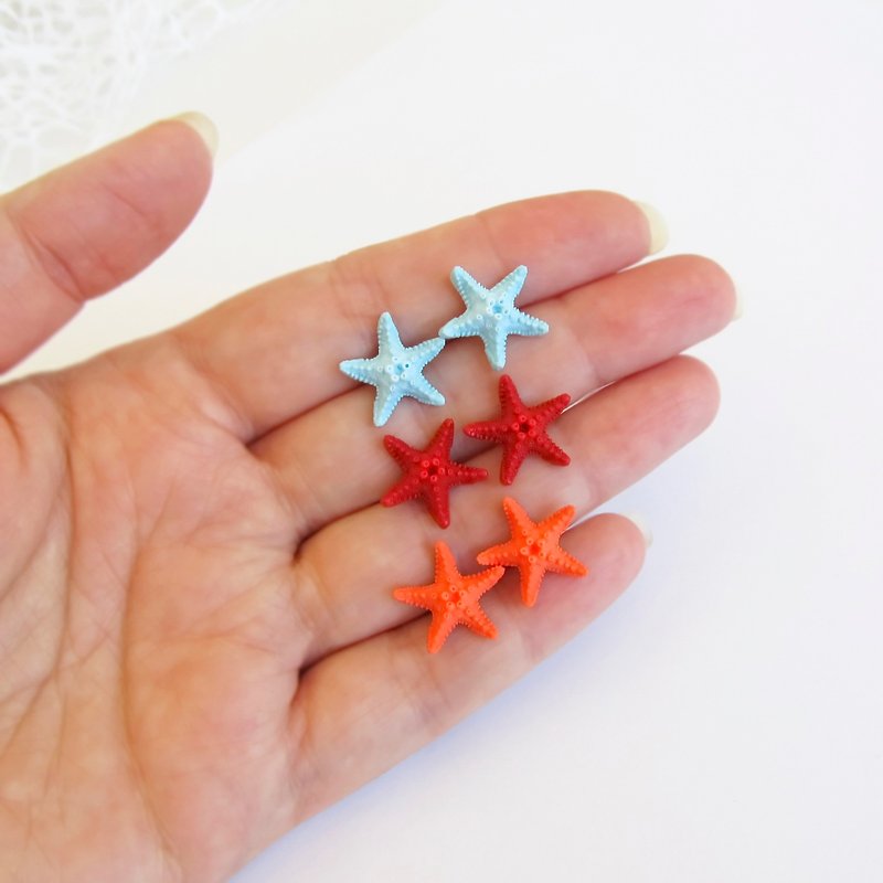 Starfish Stud earrings clay Sea blue earrings beach Mini red earring Summer gift - 耳環/耳夾/耳骨夾 - 黏土 多色