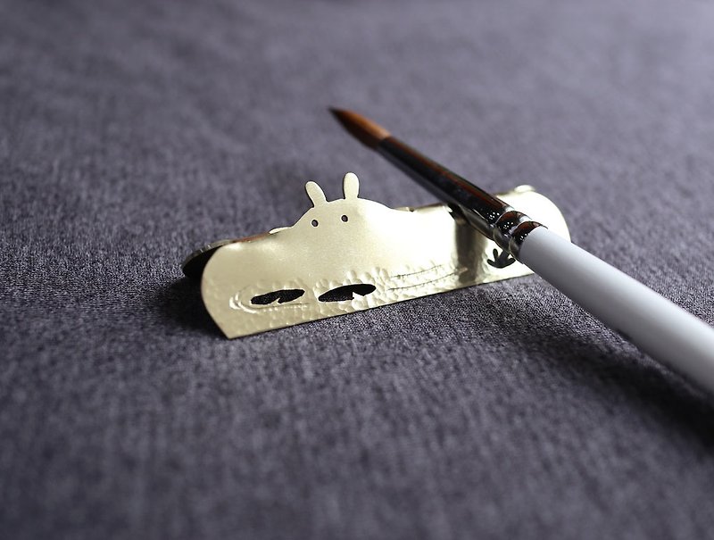 Hippo carriage ni.kou Bronze water lotus - Pen & Pencil Holders - Other Metals 